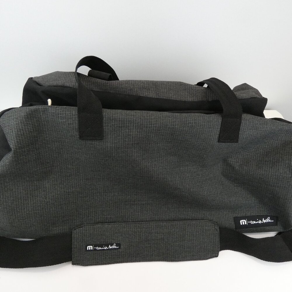 Travis Mathew Duffel Bag Gray Golf Detachable Shoulder Strap Side Zip Pocket